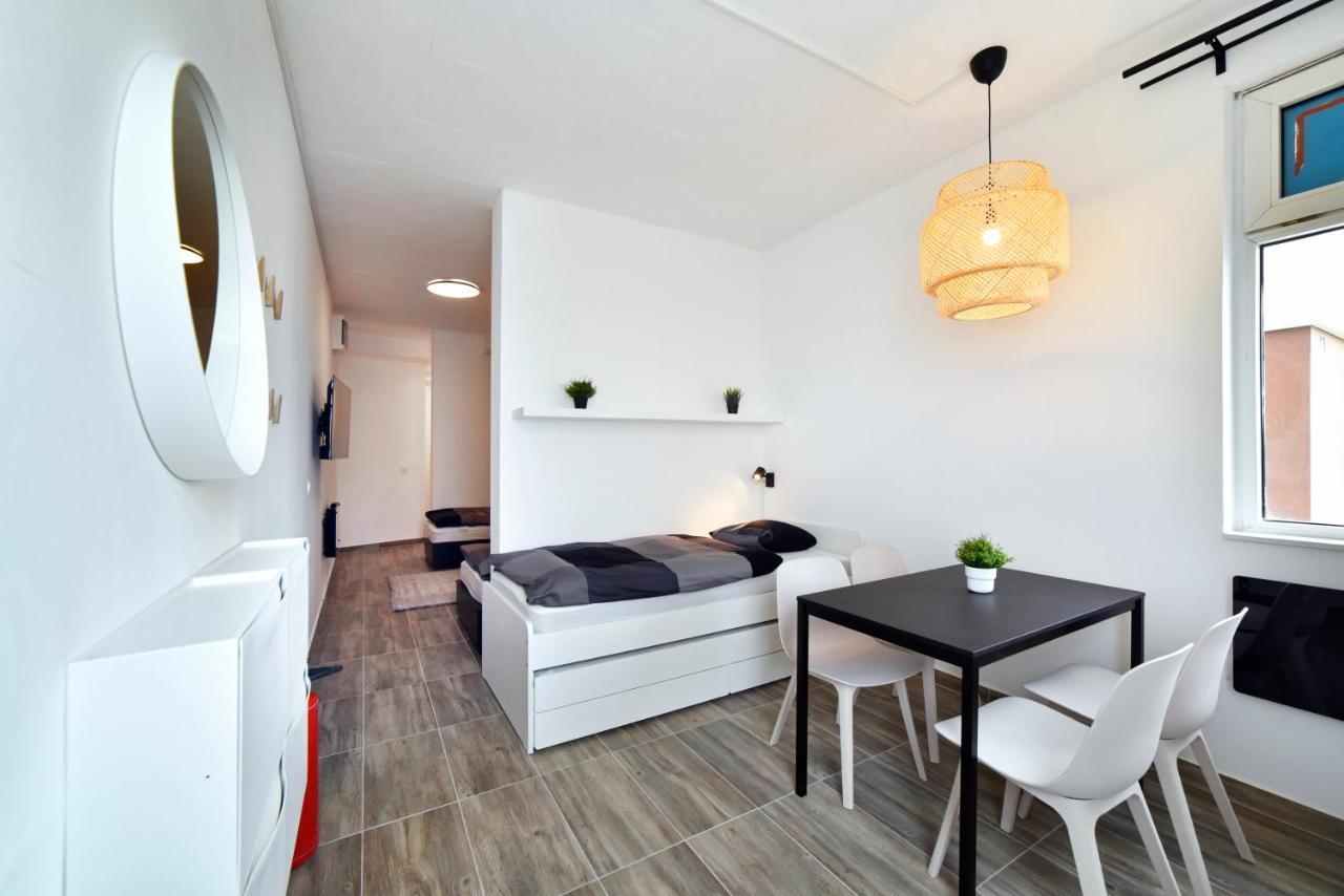 Apartments Dubec Сесвете Екстер'єр фото