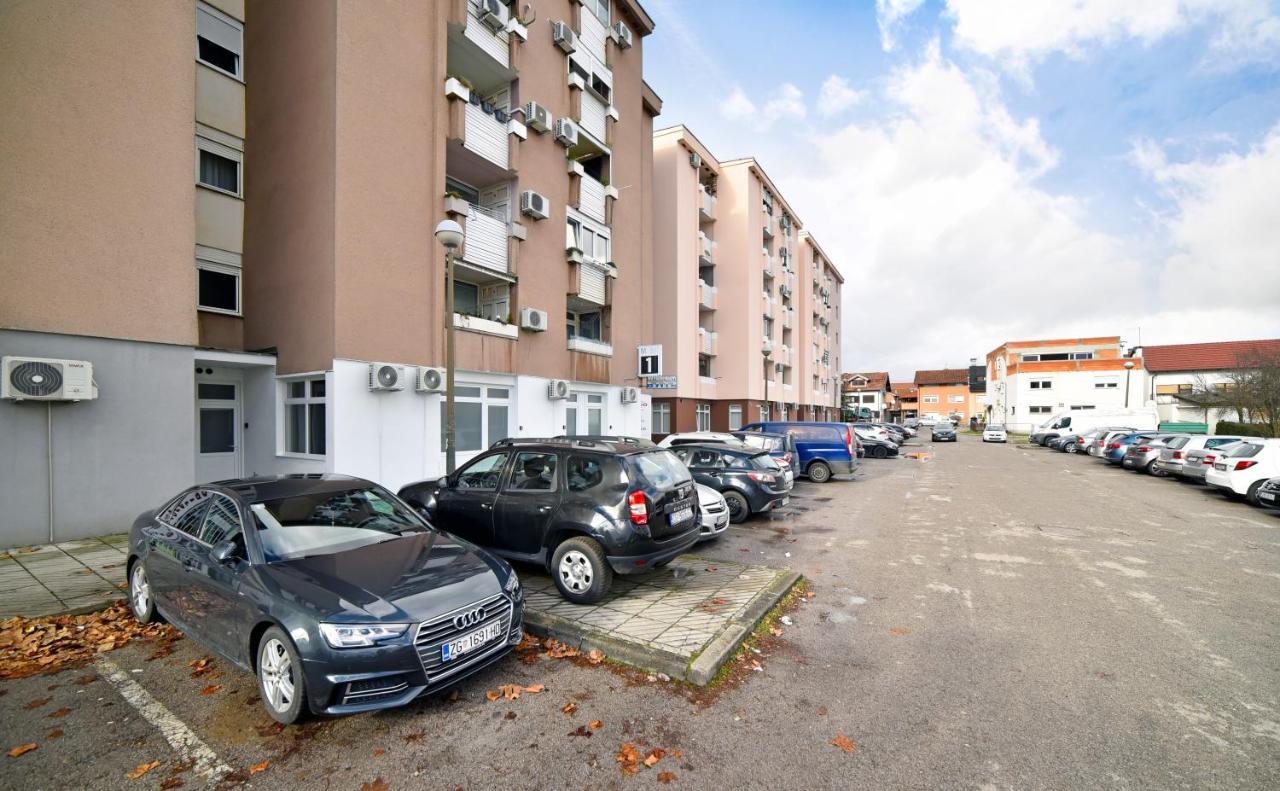 Apartments Dubec Сесвете Екстер'єр фото